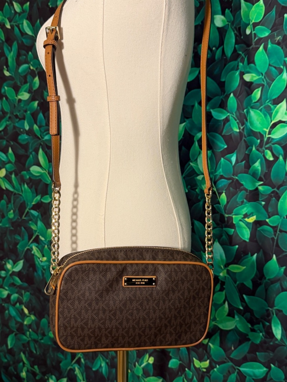 NWOT Michael Kors Jet Set Medium Crossbody Bag - Brown